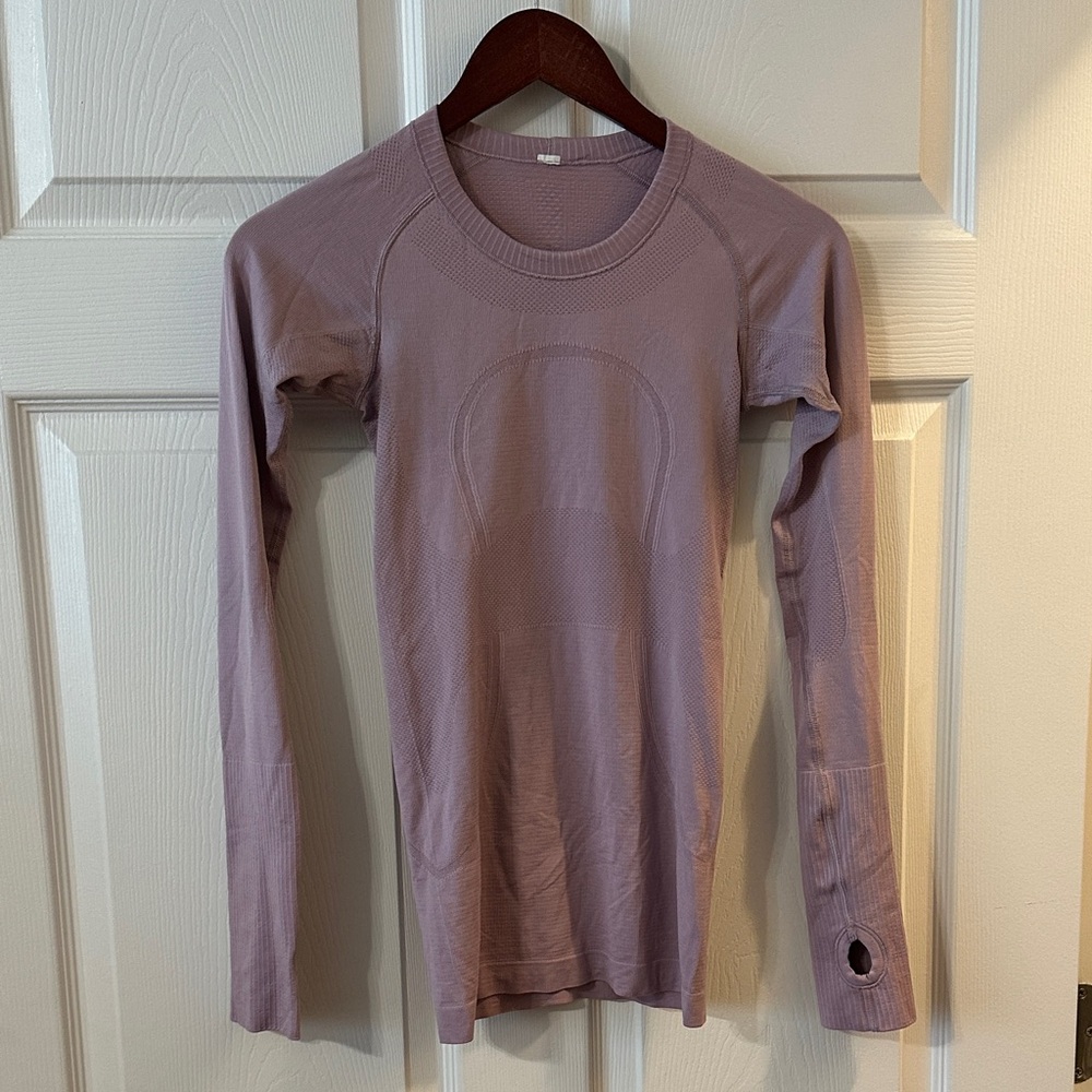 lululemon athletica Long Sleeve Top in Lavender . Size 0 in mint condition
